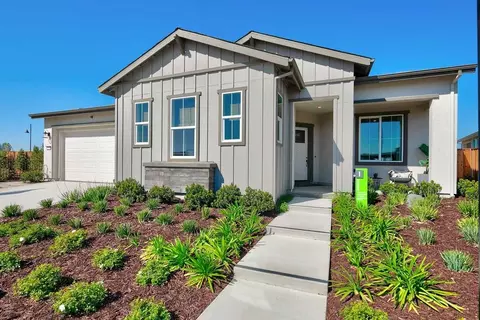 Exterior - 1315 Parkcrest Cir, Manteca, CA 95336 photo 9 of 15