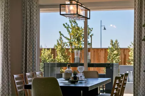 Dining - 1315 Parkcrest Cir, Manteca, CA 95336 photo 3 of 5