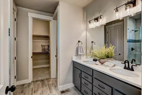 Bath - 6226 Vernazza Way #4, Windsor, CO 80550 photo 2 of 8