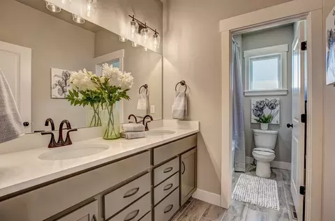 Bath - 6226 Vernazza Way #4, Windsor, CO 80550 photo 6 of 8