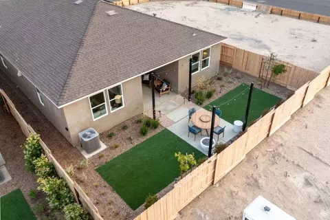 Exterior - 609 Riley Ave, Chowchilla, CA 93610 photo 12 of 24