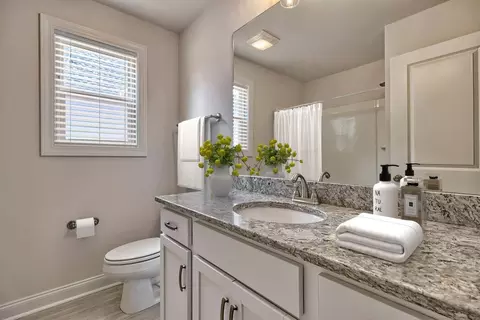 Bath - 3360 Riders Dr, Sumter, SC 29150 photo 2 of 4