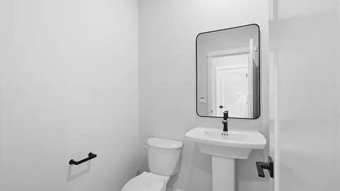 Bath - 21217 SE Pelee Dr, Bend, OR 97702 photo 1 of 10