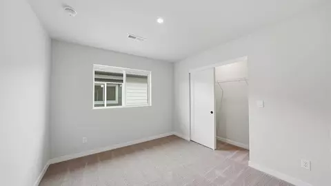 Bedroom - 21217 SE Pelee Dr, Bend, OR 97702 photo 4 of 12
