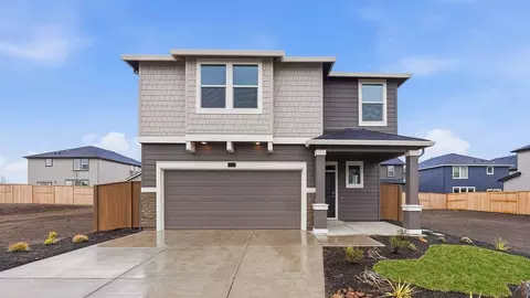 Exterior - 21217 SE Pelee Dr, Bend, OR 97702 photo 4 of 9