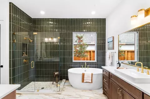 Bath - 4675 Bridgewood Dr, Spring, TX 77386 photo 2 of 3