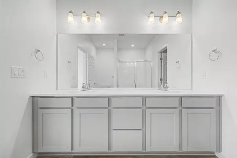 Entry Way - 2897 E 103rd Dr, Thornton, CO 80229 photo 2 of 5