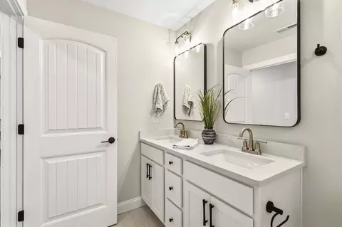 Bath - 9319 Orrin Ave, Ooltewah, TN 37363 photo 1 of 11