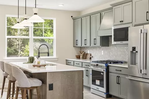 Kitchen - 9319 Orrin Ave, Ooltewah, TN 37363 photo 2 of 11
