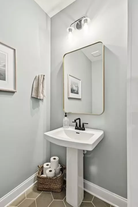 Bath - 9319 Orrin Ave, Ooltewah, TN 37363 photo 8 of 11