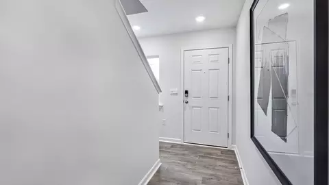 Entry Way - 104 Holton St, Smithfield, NC 27577 photo 4 of 6
