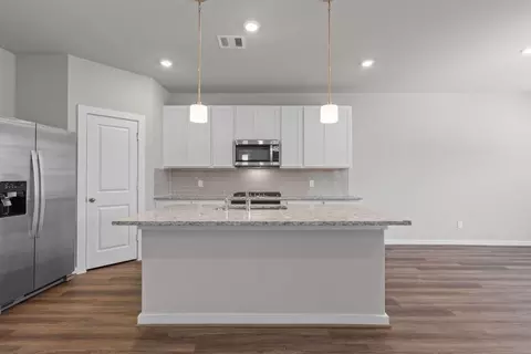 Kitchen - 12076 Moonlight Path Dr, Conroe, TX 77304 photo 2 of 8