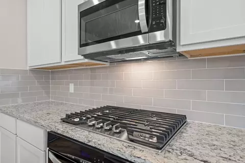 Kitchen - 12076 Moonlight Path Dr, Conroe, TX 77304 photo 5 of 8
