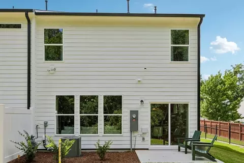 Exterior - 5500 Running Fox Ln, Durham, NC 27703 photo 6 of 11