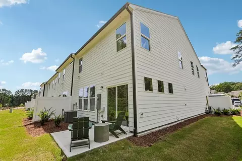 Exterior - 5500 Running Fox Ln, Durham, NC 27703 photo 8 of 11