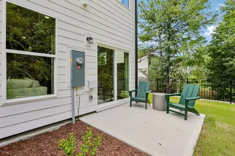 Exterior - 5500 Running Fox Ln, Durham, NC 27703 photo 5 of 11