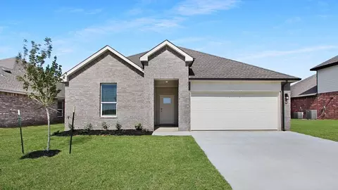 10244 NW 24th Ter, Yukon, OK 73099
