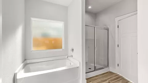 Bath - 3173 Silver Maple Rd, Cantonment, FL 32533 photo 1 of 4