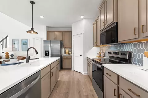 Kitchen - 709 Rustic Ridge Dr, Lavon, TX 75166 photo 4 of 7