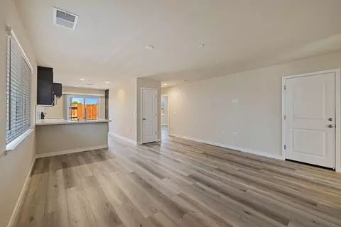 Living - 465 Quarto Dr, Turlock, CA 95380 photo 2 of 2