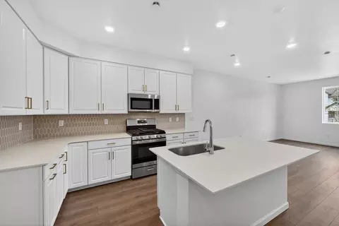 Kitchen - 6721 E 148th Dr UNIT 4, Thornton, CO 80602 photo 1 of 2