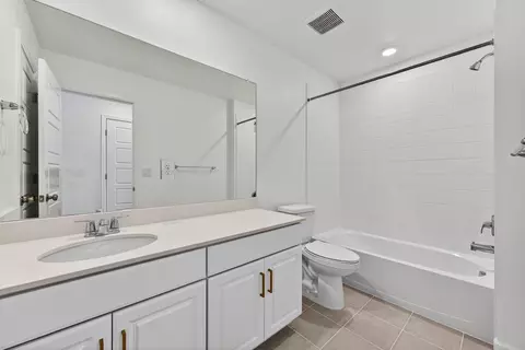 Bath - 6721 E 148th Dr UNIT 4, Thornton, CO 80602 photo 2 of 2