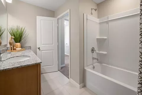 Bath - 1195 Silver Spring Aly, Saint Cloud, FL 34772 photo 2 of 3