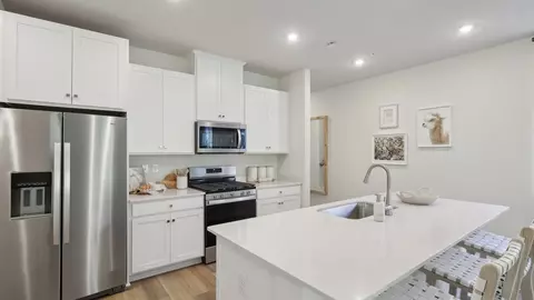 Kitchen - 200 Paddock Ln, Harmony, PA 16037 photo 4 of 6