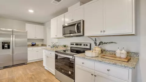 Kitchen - 101 Ponderosa Loop, Rincon, GA 31326 photo 3 of 8