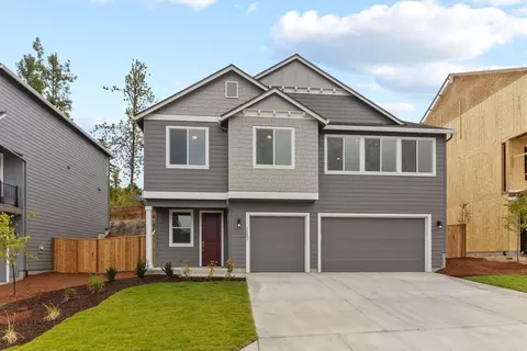 Exterior - 173 Alder St, Eagle Point, OR 97524 photo 5 of 7