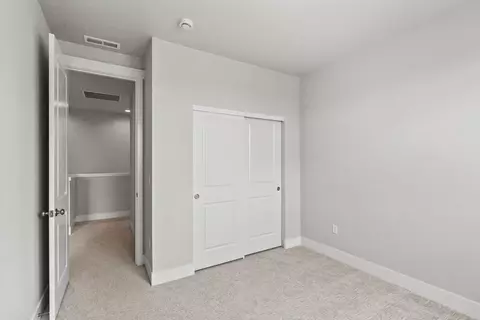 Bedroom - 173 Alder St, Eagle Point, OR 97524 photo 5 of 8