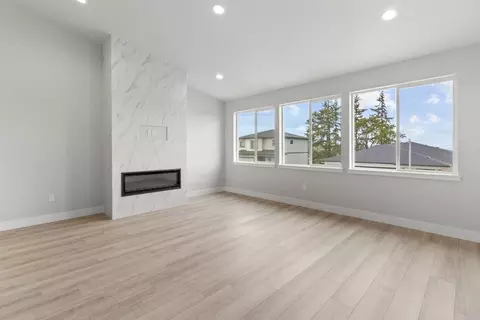 Living - 173 Alder St, Eagle Point, OR 97524 photo 1 of 5