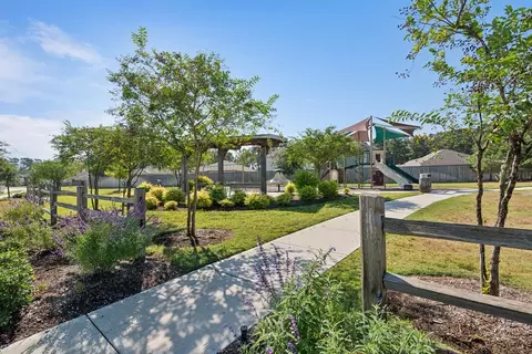 17731 Sapphire Pines Dr, New Caney, TX 77357