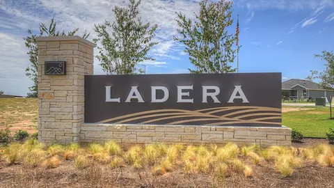 View/Area - 302 Windflower Cv, Luling, TX 78648 photo 2 of 12