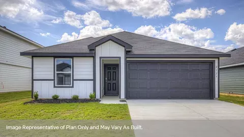 Exterior - 302 Windflower Cv, Luling, TX 78648 photo 2 of 7