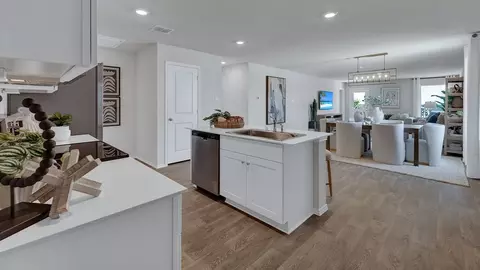 Kitchen - 302 Windflower Cv, Luling, TX 78648 photo 6 of 6