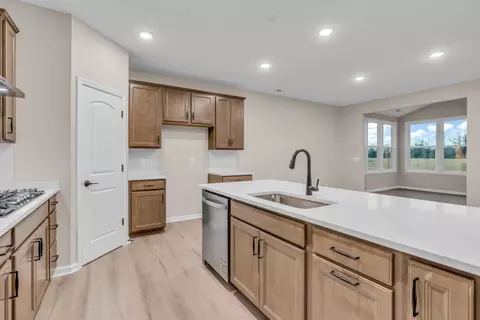 Kitchen - 6553 Creststone Ct, Plainfield, IN 46168 photo 5 of 7