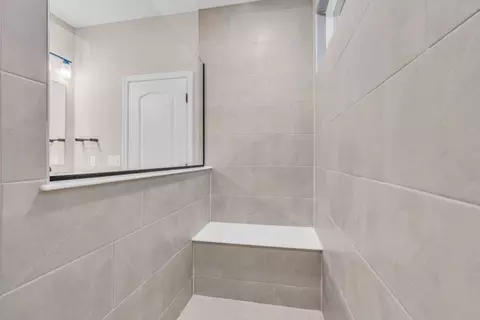 Bath - 6553 Creststone Ct, Plainfield, IN 46168 photo 3 of 3