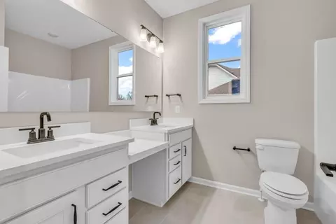 Bath - 6553 Creststone Ct, Plainfield, IN 46168 photo 1 of 3