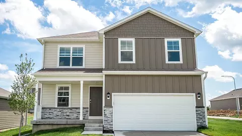 5515 Fenwick St, Bellevue, NE 68133