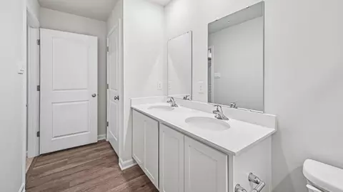 Bath - 820 Spikeresh Way, Joppa, MD 21085 photo 4 of 8