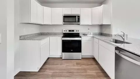 Kitchen - 1213 Skystone Loop NE, Supply, NC 28462 photo 2 of 4
