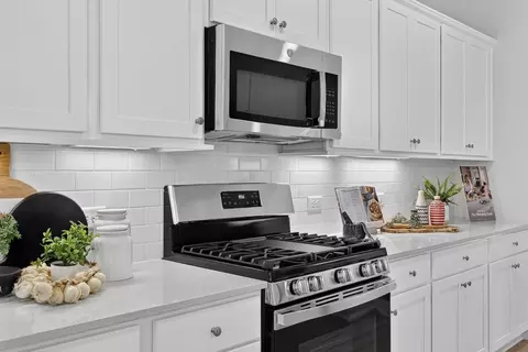 Kitchen - 3671 Sagecrest Dr, Buford, GA 30519 photo 3 of 3