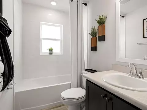 Bath - 754 SW 77th Cir, Ocala, FL 34474 photo 2 of 4