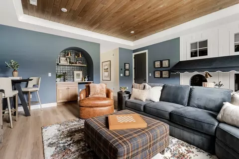 Living - 151 Thompson Rd, Kennett Square, PA 19348 photo 4 of 10