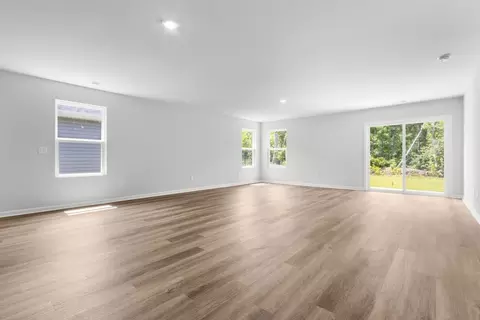 Living - 558 Wilbur Rd, Conway, SC 29527 photo 6 of 9
