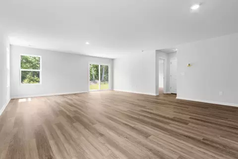 Living - 558 Wilbur Rd, Conway, SC 29527 photo 7 of 9