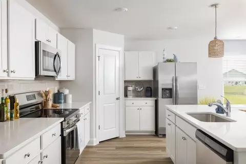 Kitchen - 558 Wilbur Rd, Conway, SC 29527 photo 3 of 7