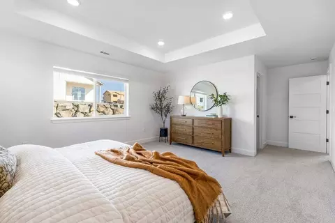 Bedroom - 913 E Maple Brook Ave, Hermiston, OR 97838 photo 6 of 7