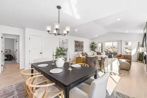 Dining - 913 E Maple Brook Ave, Hermiston, OR 97838 photo 2 of 2